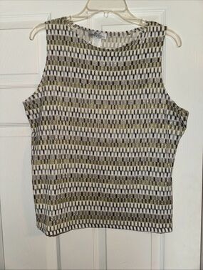 Sleeveless Geometric Knit Tank in Olive and White